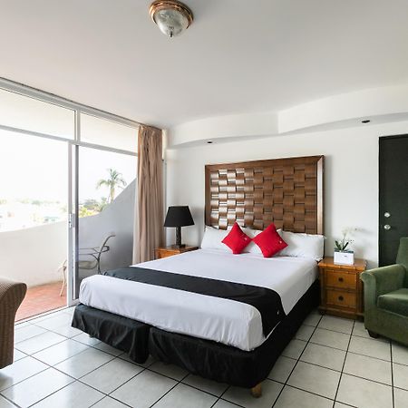 Capital O Zona Dorada Inn, ماساتلان المظهر الخارجي الصورة